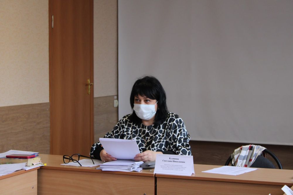 Состоялось заседание комиссии по делам несовершеннолетних и защите их прав администрации городского округа Горловка