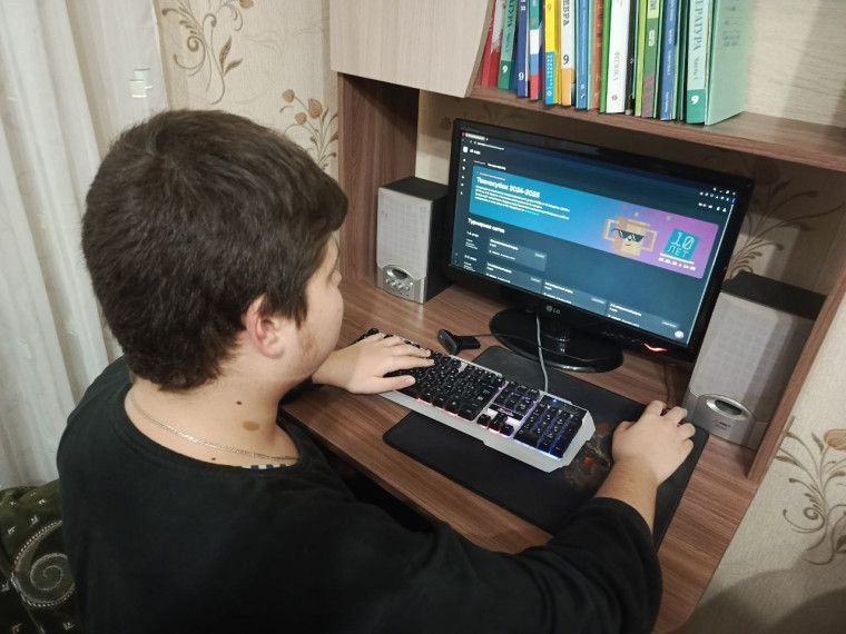 Школьник из Горловки принял участие в олимпиаде по спортивному программированию