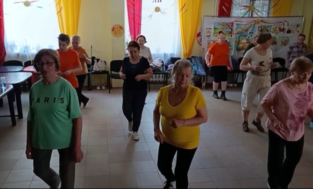 «Площадка здоровья»: 5 причин делать утреннюю зарядку