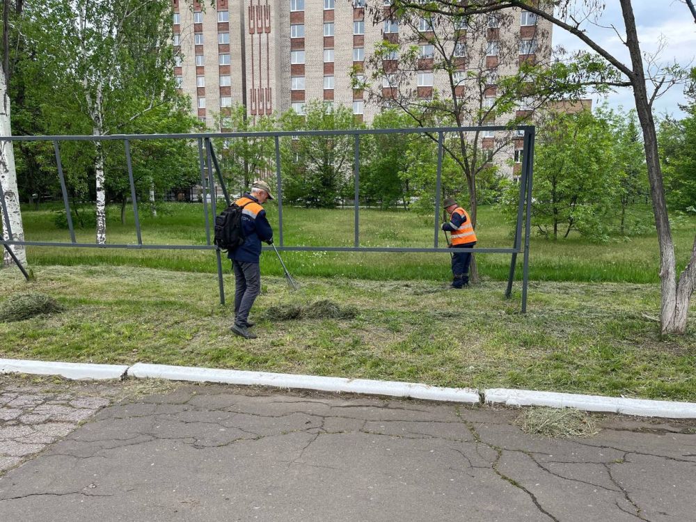  :    л       