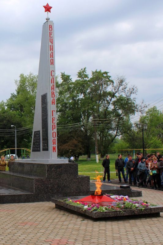 Роман Конев: Обелиск памяти павших азотчиков – «ВЕЧНАЯ СЛАВА ГЕРОЯМ»