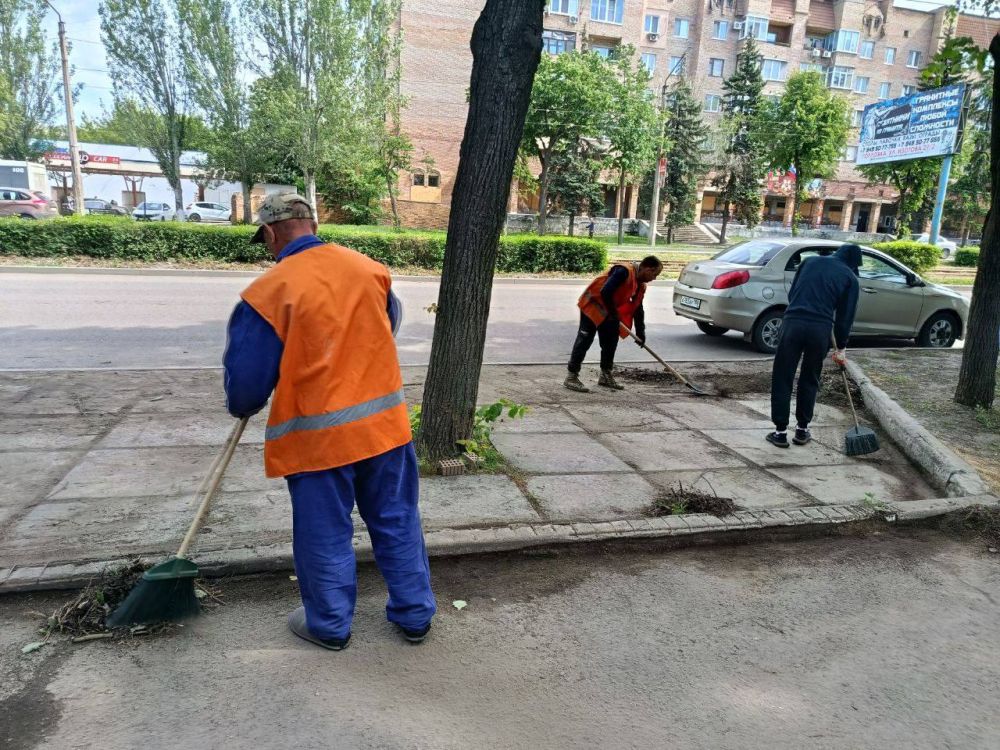  :    л       