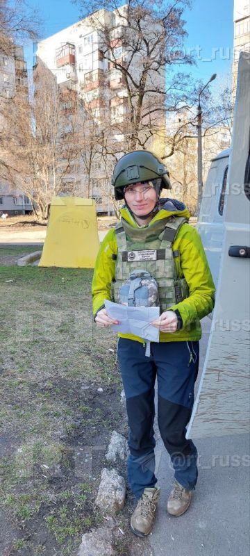 Волонтёры под обстрелом спасли бойца, которому оторвало ногу Волонтёры под обстрелом спасли бойца, которому оторвало ногу