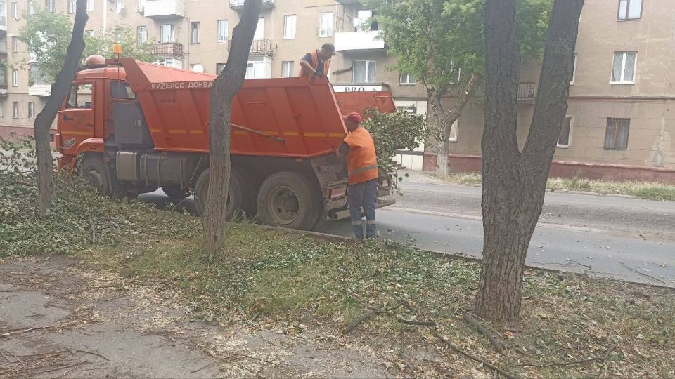  :    л       