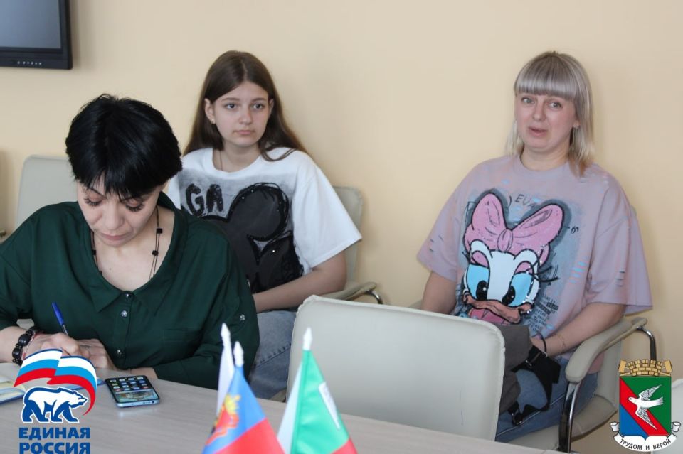  : , 27 ,        