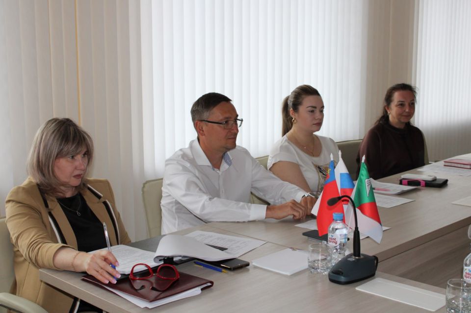 Роман Конев: В среду, 2 июля, принял участие в заседании рабочей группы по отбору кандидатов для формирования состава общественного совета муниципального образования городского округа Горловка Донецкой Народной Республики... Роман Конев: В среду, 2 июля, принял участие в заседании рабочей группы по отбору кандидатов для формирования состава общественного совета муниципального образования городского округа Горловка Донецкой Народной Республики...