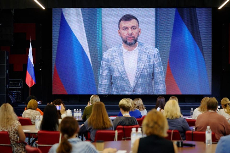 Горловчанка получила диплом программы «Женщина-лидер. Донбасс и Новороссия 2.0» Горловчанка получила диплом программы «Женщина-лидер. Донбасс и Новороссия 2.0»