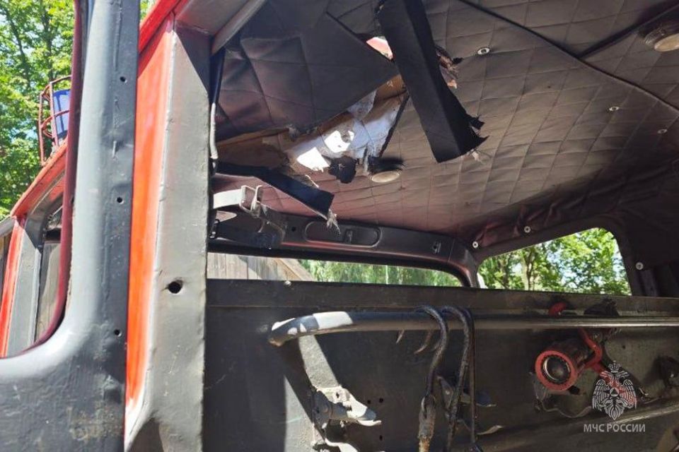 В Горловке из-за атаки беспилотника пострадали трое сотрудников МЧС России В Горловке из-за атаки беспилотника пострадали трое сотрудников МЧС России