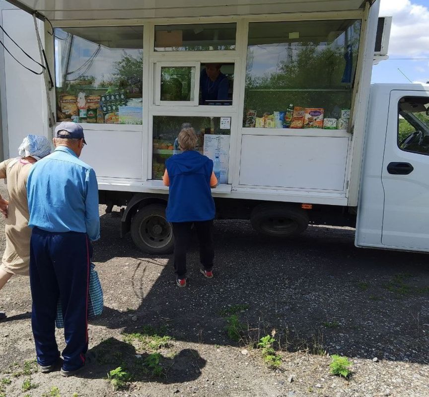 С 16 по 18 июля 2025 года осуществлена выездная торговля с использованием автомагазинов в населенных пунктах городских округов  Докучаевск, Горловка, Мариуполь, Харцызск, на территории г. Авдеевка, а также Волновахского... С 16 по 18 июля 2025 года осуществлена выездная торговля с использованием автомагазинов в населенных пунктах городских округов  Докучаевск, Горловка, Мариуполь, Харцызск, на территории г. Авдеевка, а также Волновахского...