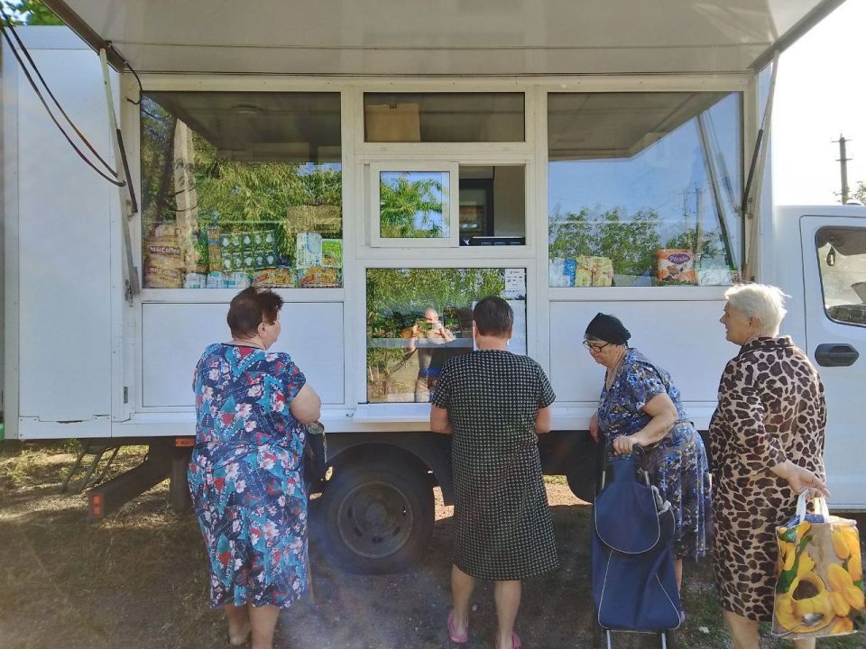 С 16 по 18 июля 2025 года осуществлена выездная торговля с использованием автомагазинов в населенных пунктах городских округов  Докучаевск, Горловка, Мариуполь, Харцызск, на территории г. Авдеевка, а также Волновахского... С 16 по 18 июля 2025 года осуществлена выездная торговля с использованием автомагазинов в населенных пунктах городских округов  Докучаевск, Горловка, Мариуполь, Харцызск, на территории г. Авдеевка, а также Волновахского...