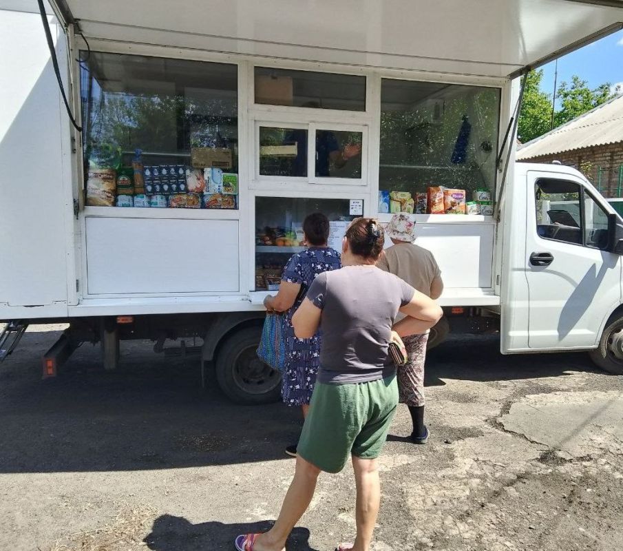 С 16 по 18 июля 2025 года осуществлена выездная торговля с использованием автомагазинов в населенных пунктах городских округов  Докучаевск, Горловка, Мариуполь, Харцызск, на территории г. Авдеевка, а также Волновахского... С 16 по 18 июля 2025 года осуществлена выездная торговля с использованием автомагазинов в населенных пунктах городских округов  Докучаевск, Горловка, Мариуполь, Харцызск, на территории г. Авдеевка, а также Волновахского...