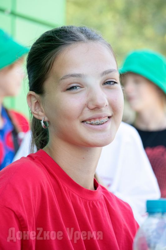 Соревновались и взрослые, и дети: в ДНР прошел отборочный этап всероссийской игры «Семейная Зарница» Соревновались и взрослые, и дети: в ДНР прошел отборочный этап всероссийской игры «Семейная Зарница»