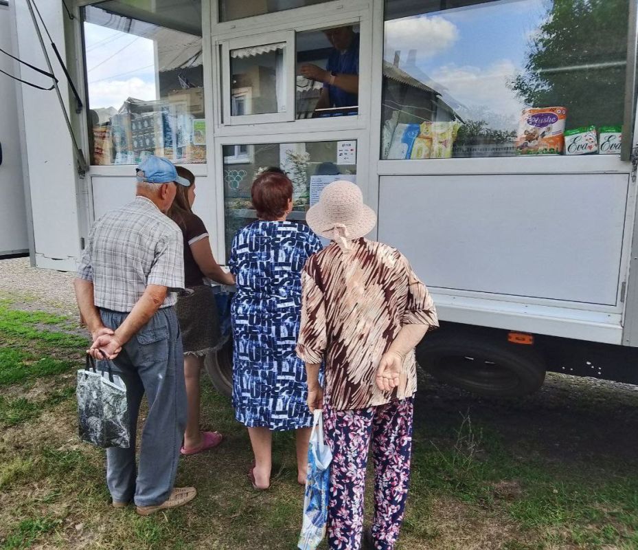 С 16 по 18 июля 2025 года осуществлена выездная торговля с использованием автомагазинов в населенных пунктах городских округов  Докучаевск, Горловка, Мариуполь, Харцызск, на территории г. Авдеевка, а также Волновахского... С 16 по 18 июля 2025 года осуществлена выездная торговля с использованием автомагазинов в населенных пунктах городских округов  Докучаевск, Горловка, Мариуполь, Харцызск, на территории г. Авдеевка, а также Волновахского...