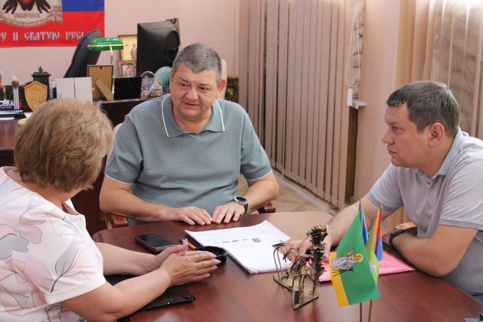 Иван Приходько: Во исполнение поручения Главы Донецкой Народной Республики Дениса Владимировича Пушилина сегодня провел встречу с Министром образования и науки ДНР Олегом Владимировичем Трофимовым Иван Приходько: Во исполнение поручения Главы Донецкой Народной Республики Дениса Владимировича Пушилина сегодня провел встречу с Министром образования и науки ДНР Олегом Владимировичем Трофимовым