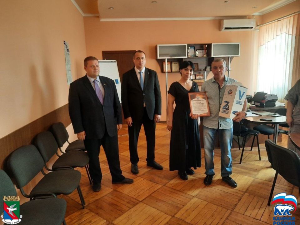 Торжественное мероприятие ко Дню металлурга в Калининском внутригородском районе Горловки Торжественное мероприятие ко Дню металлурга в Калининском внутригородском районе Горловки