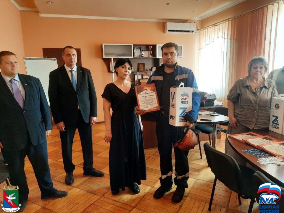 Торжественное мероприятие ко Дню металлурга в Калининском внутригородском районе Горловки Торжественное мероприятие ко Дню металлурга в Калининском внутригородском районе Горловки