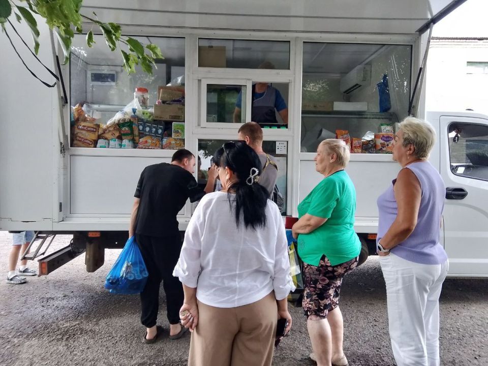 С 23 по 25 июля 2025 года осуществлена выездная торговля с использованием автомагазинов в населенных пунктах городских округов Докучаевск, Горловка, Мариуполь, Харцызск на территории г С 23 по 25 июля 2025 года осуществлена выездная торговля с использованием автомагазинов в населенных пунктах городских округов Докучаевск, Горловка, Мариуполь, Харцызск на территории г