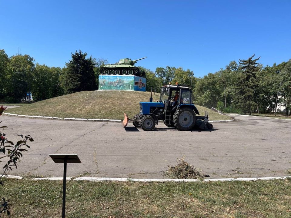 МУП «Простор» ежедневно выполняет все необходимые работы по содержанию городских улиц МУП «Простор» ежедневно выполняет все необходимые работы по содержанию городских улиц