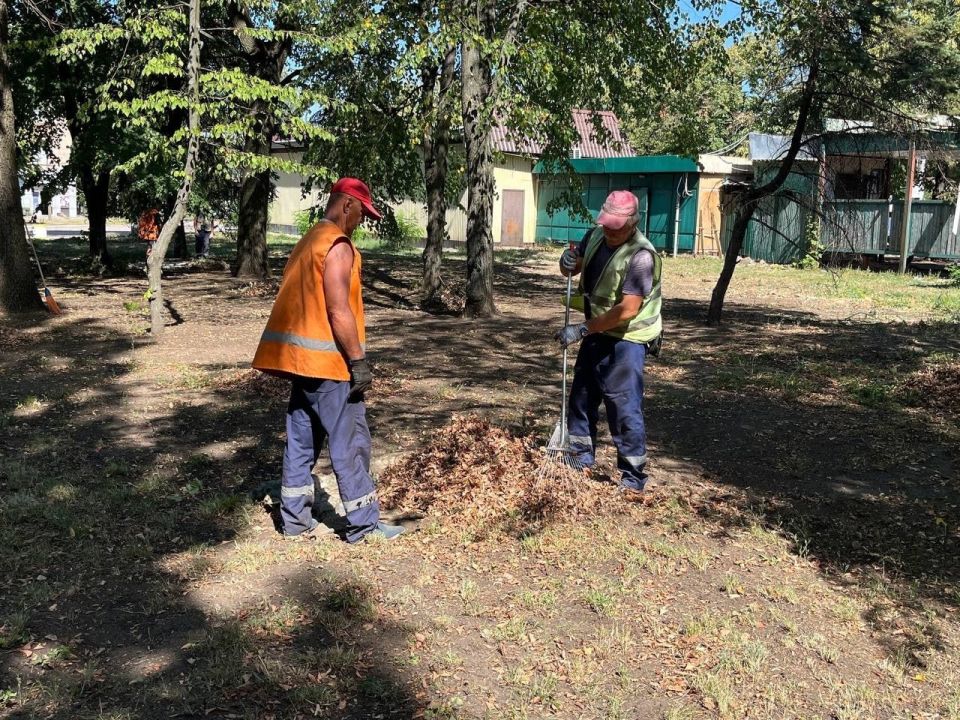 МУП «Простор» ежедневно выполняет все необходимые работы по содержанию городских улиц МУП «Простор» ежедневно выполняет все необходимые работы по содержанию городских улиц