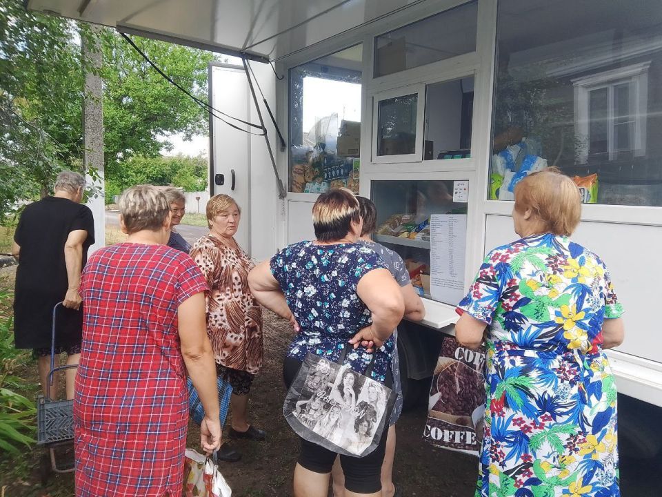 С 26 по 29 июля 2025 года осуществлена выездная торговля с использованием автомагазинов в населенных пунктах городских округов Докучаевск, Горловка, Мариуполь, Харцызск на территории  г. Авдеевка, также Волновахского... С 26 по 29 июля 2025 года осуществлена выездная торговля с использованием автомагазинов в населенных пунктах городских округов Докучаевск, Горловка, Мариуполь, Харцызск на территории  г. Авдеевка, также Волновахского...