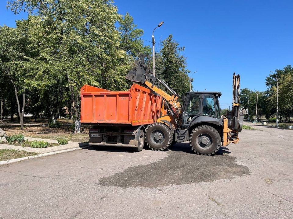 МУП «Простор» ежедневно выполняет все необходимые работы по содержанию городских улиц МУП «Простор» ежедневно выполняет все необходимые работы по содержанию городских улиц
