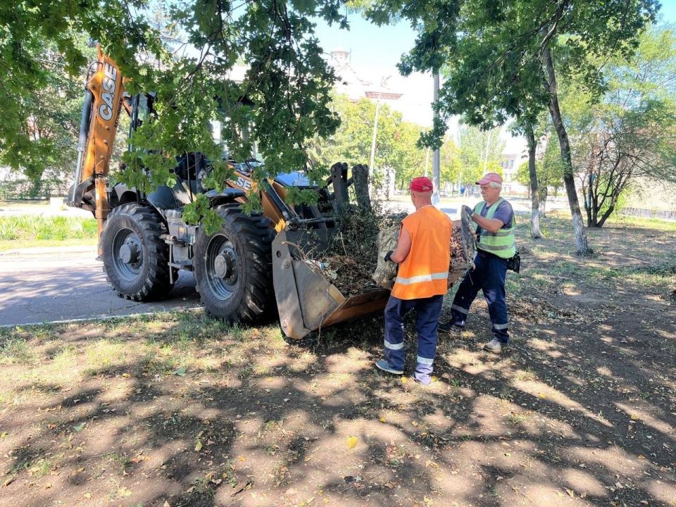 МУП «Простор» ежедневно выполняет все необходимые работы по содержанию городских улиц МУП «Простор» ежедневно выполняет все необходимые работы по содержанию городских улиц