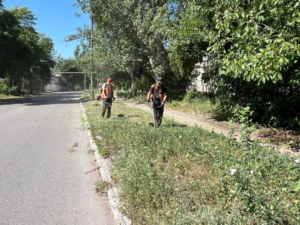 МУП «Простор» ежедневно выполняет все необходимые работы по содержанию городских улиц МУП «Простор» ежедневно выполняет все необходимые работы по содержанию городских улиц