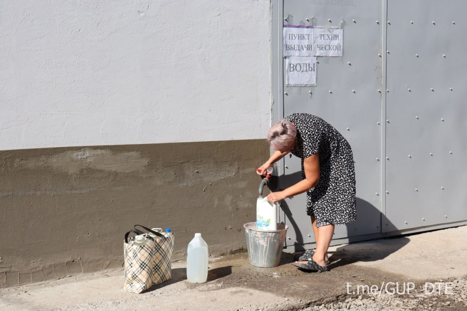 БОРЬБА ЗА ВОДОСНАБЖЕНИЕ: «ДОНБАССТЕПЛОЭНЕРГО» ОРГАНИЗОВАЛИ ОТ СКВАЖИН ТОЧКИ ДЛЯ РАЗБОРА ТЕХНИЧЕСКОЙ ВОДЫ БОРЬБА ЗА ВОДОСНАБЖЕНИЕ: «ДОНБАССТЕПЛОЭНЕРГО» ОРГАНИЗОВАЛИ ОТ СКВАЖИН ТОЧКИ ДЛЯ РАЗБОРА ТЕХНИЧЕСКОЙ ВОДЫ
