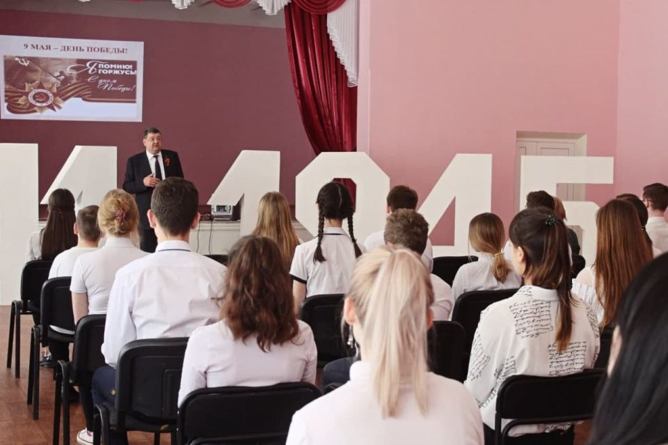 Иван Приходько: Подготовка к новому учебному году в Горловке продолжается Иван Приходько: Подготовка к новому учебному году в Горловке продолжается