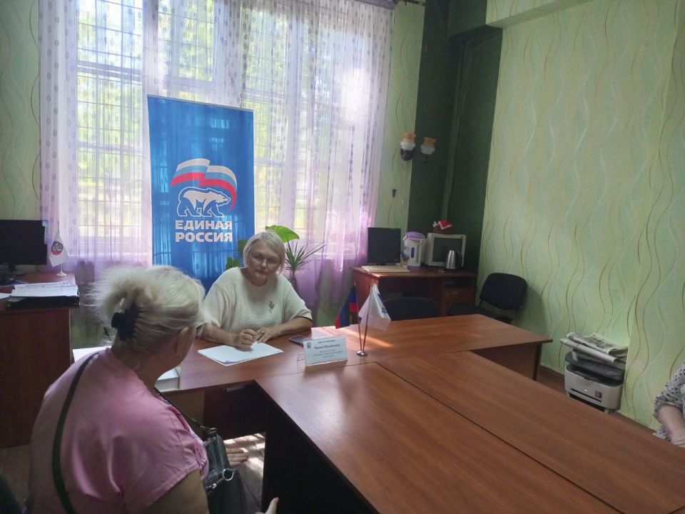 Иван Приходько: В местной общественной приемной Председателя партии «Единая Россия» Дмитрия Медведева прием граждан провела Ирина Джеломанова Иван Приходько: В местной общественной приемной Председателя партии «Единая Россия» Дмитрия Медведева прием граждан провела Ирина Джеломанова