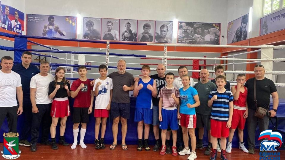 Иван Приходько: По поручению Главы Донецкой Народной Республики Дениса Владимировича Пушилина к началу учебного года откроются физкультурно-оздоровительные комплексы в Торезе и Углегорске