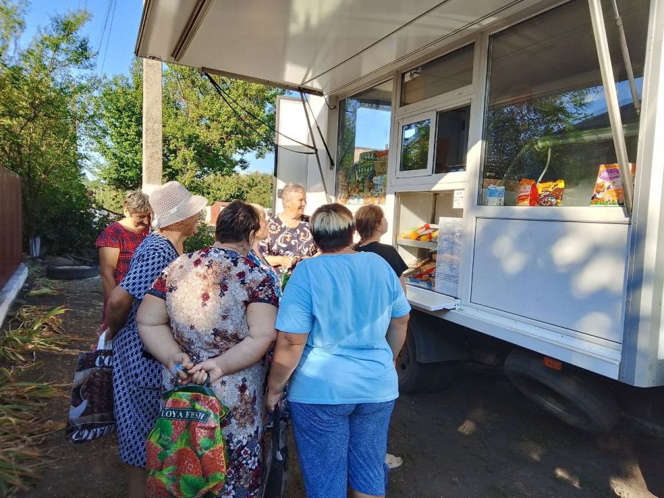 С 30 июля по 1 августа 2025 года осуществлена выездная торговля с использованием автомагазинов в населенных пунктах городских округов Докучаевск, Горловка, Мариуполь, Харцызск на территории г С 30 июля по 1 августа 2025 года осуществлена выездная торговля с использованием автомагазинов в населенных пунктах городских округов Докучаевск, Горловка, Мариуполь, Харцызск на территории г