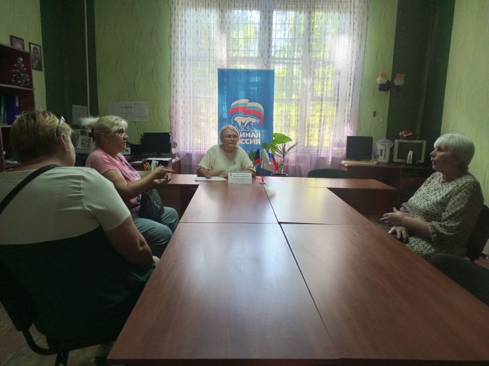 Иван Приходько: В местной общественной приемной Председателя партии «Единая Россия» Дмитрия Медведева прием граждан провела Ирина Джеломанова Иван Приходько: В местной общественной приемной Председателя партии «Единая Россия» Дмитрия Медведева прием граждан провела Ирина Джеломанова