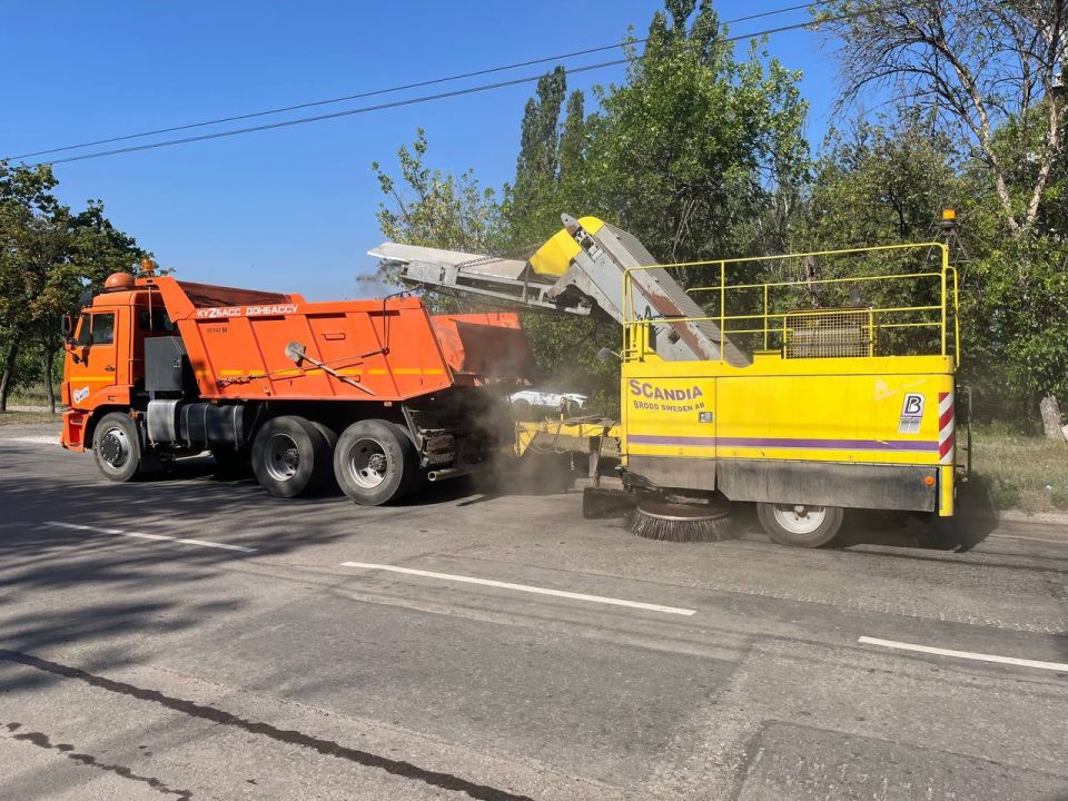 Роман Конев: О дорожных работах МУНИЦИПАЛЬНОГО УНИТАРНОГО ПРЕДПРИЯТИЯ «ПРОСТОР» АДМИНИСТРАЦИИ ГОРОДСКОГО ОКРУГА ГОРЛОВКА ДОНЕЦКОЙ НАРОДНОЙ РЕСПУБЛИКИ Роман Конев: О дорожных работах МУНИЦИПАЛЬНОГО УНИТАРНОГО ПРЕДПРИЯТИЯ «ПРОСТОР» АДМИНИСТРАЦИИ ГОРОДСКОГО ОКРУГА ГОРЛОВКА ДОНЕЦКОЙ НАРОДНОЙ РЕСПУБЛИКИ