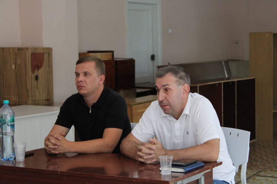 Заместитель министра спорта и туризма ДНР посетил спортивные объекты Горловки