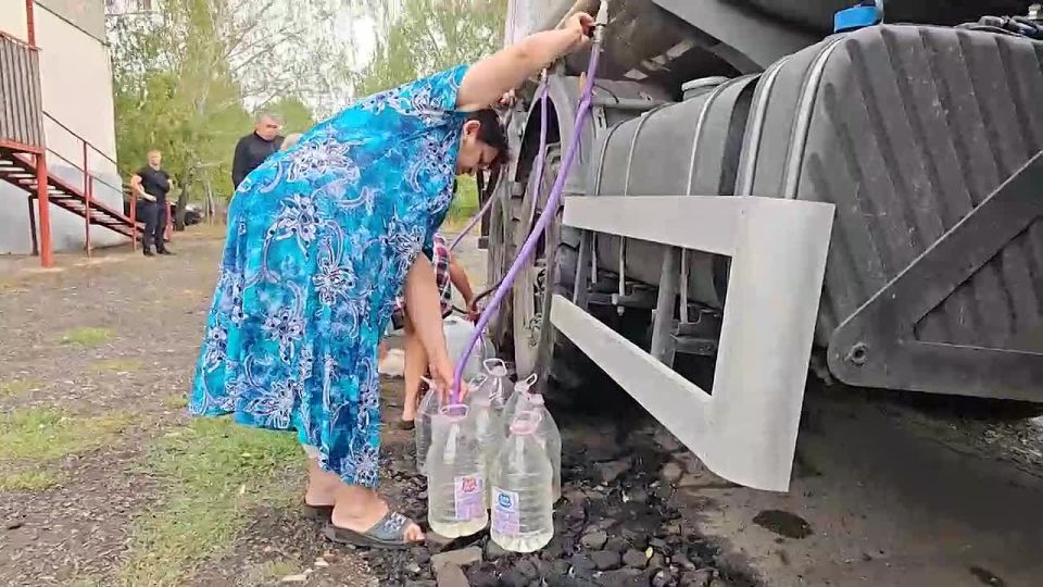 Денис Пушилин: Проехал по маршруту с автоцистерной с водой, посмотрел, что можно улучшить