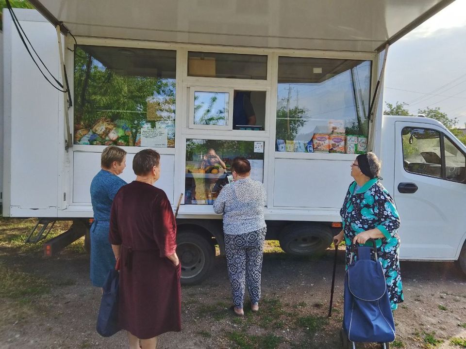 С 2 по 5 августа 2025 года осуществлена выездная торговля с использованием автомагазинов в населенных пунктах городских округов Докучаевск, Горловка, Мариуполь, Харцызск на территории  г. Авдеевка, а также Волновахского... С 2 по 5 августа 2025 года осуществлена выездная торговля с использованием автомагазинов в населенных пунктах городских округов Докучаевск, Горловка, Мариуполь, Харцызск на территории  г. Авдеевка, а также Волновахского...