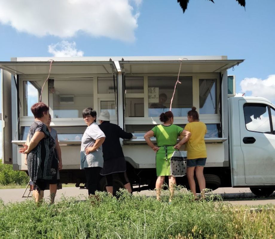 С 2 по 5 августа 2025 года осуществлена выездная торговля с использованием автомагазинов в населенных пунктах городских округов Докучаевск, Горловка, Мариуполь, Харцызск на территории  г. Авдеевка, а также Волновахского... С 2 по 5 августа 2025 года осуществлена выездная торговля с использованием автомагазинов в населенных пунктах городских округов Докучаевск, Горловка, Мариуполь, Харцызск на территории  г. Авдеевка, а также Волновахского...