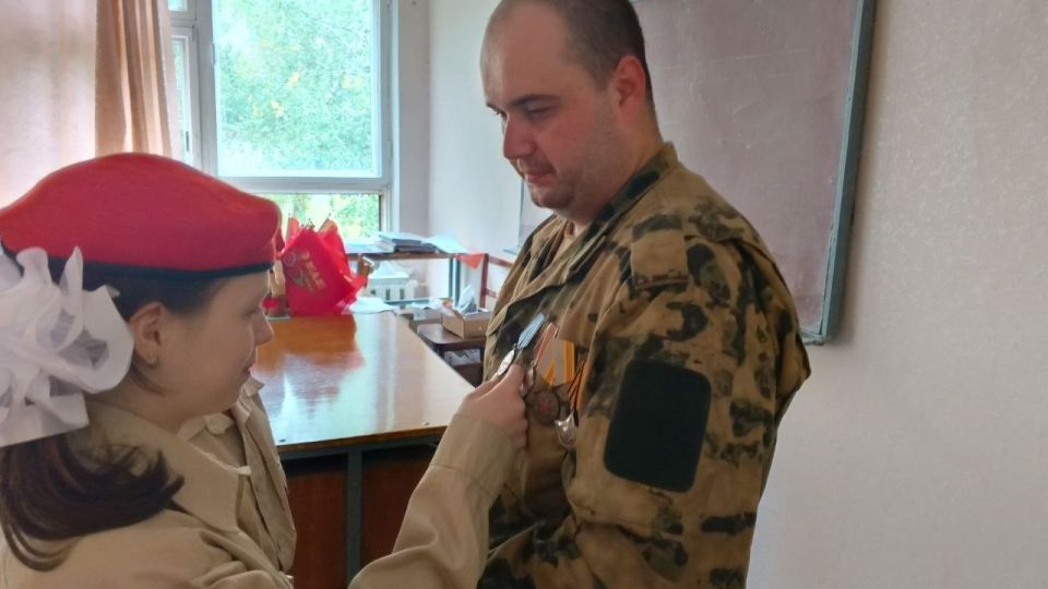 Юнармейцы ВПК «Амазонки» встретились с участником СВО