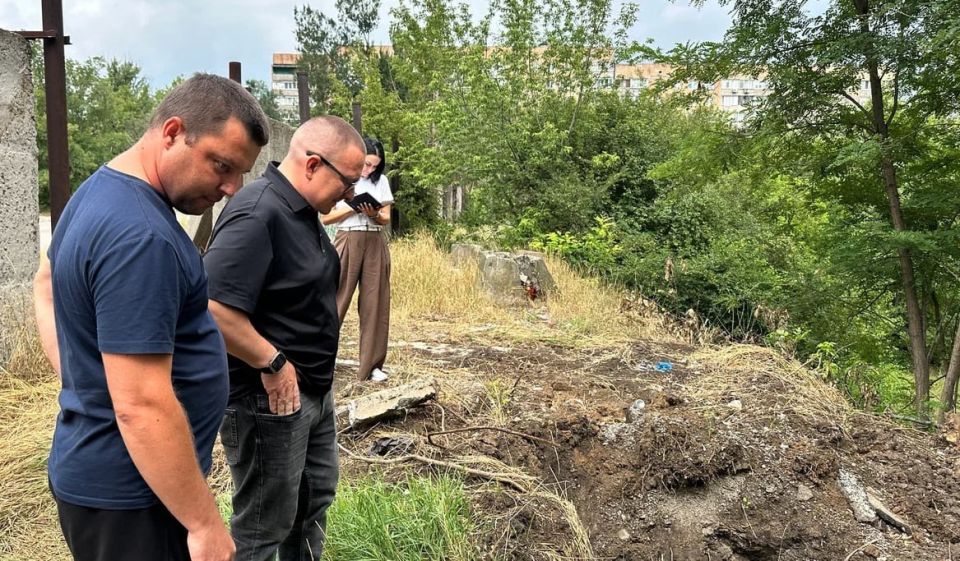 Андрей Крамар: С удвоенной, утроенной силой продолжаем выезжать на места аварий, порывов и прочих коммунальных проблем, о которых сигнализируют жители Республики Андрей Крамар: С удвоенной, утроенной силой продолжаем выезжать на места аварий, порывов и прочих коммунальных проблем, о которых сигнализируют жители Республики