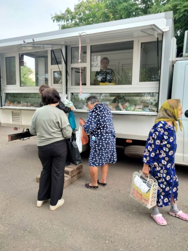 С 2 по 5 августа 2025 года осуществлена выездная торговля с использованием автомагазинов в населенных пунктах городских округов Докучаевск, Горловка, Мариуполь, Харцызск на территории  г. Авдеевка, а также Волновахского... С 2 по 5 августа 2025 года осуществлена выездная торговля с использованием автомагазинов в населенных пунктах городских округов Докучаевск, Горловка, Мариуполь, Харцызск на территории  г. Авдеевка, а также Волновахского...