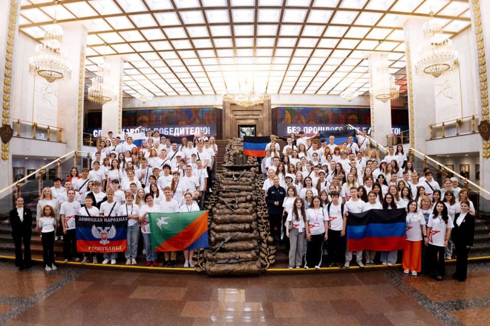 По приглашению Министерства энергетики Российской Федерации 150 школьников нашего города принимают участие в патриотическом проекте Музея Победы и Ассоциации патриотического туризма «Навигатор Победы»