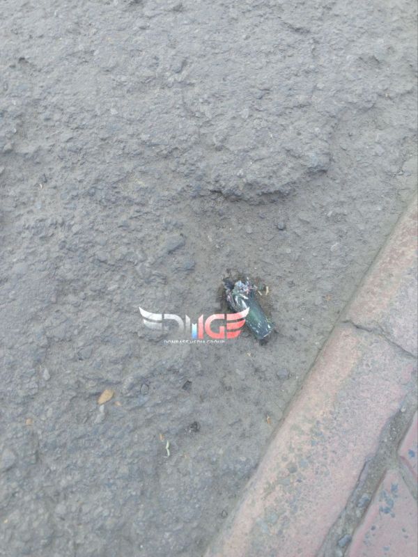 Последствия атаки дрона в центре Горловки Последствия атаки дрона в центре Горловки