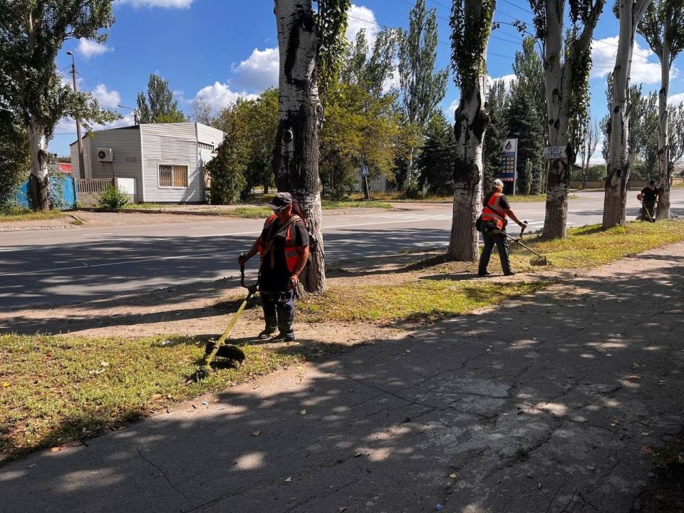 МУП «Простор» ежедневно выполняет все необходимые работы по содержанию городских улиц МУП «Простор» ежедневно выполняет все необходимые работы по содержанию городских улиц