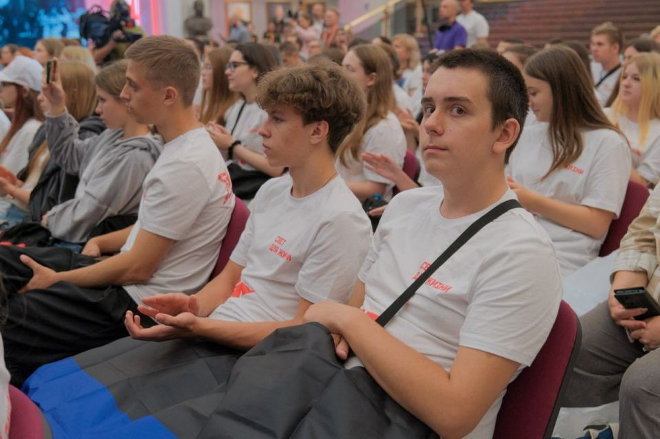 Детям из Горловки рассказали о трудовом подвиге Детям из Горловки рассказали о трудовом подвиге