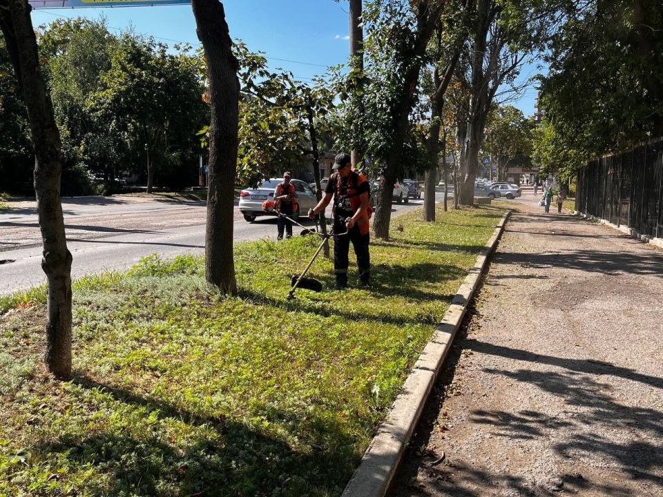 МУП «Простор» ежедневно выполняет все необходимые работы по содержанию городских улиц МУП «Простор» ежедневно выполняет все необходимые работы по содержанию городских улиц