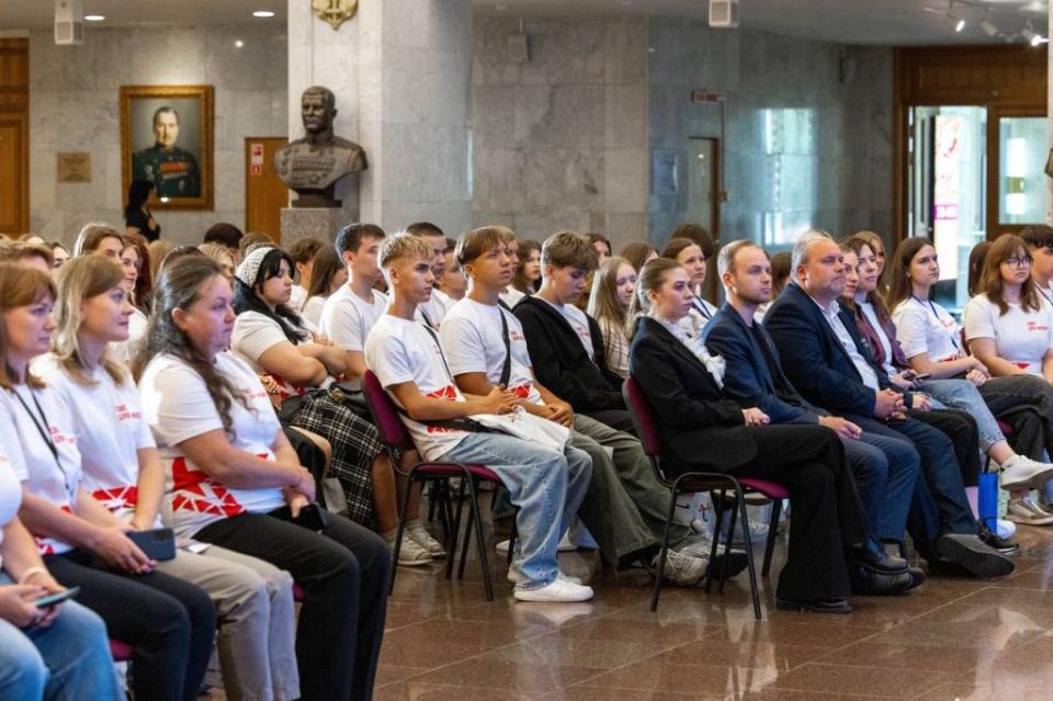 Дважды Победители: Минэнерго России организовало патриотическую экскурсию для школьников из Горловки