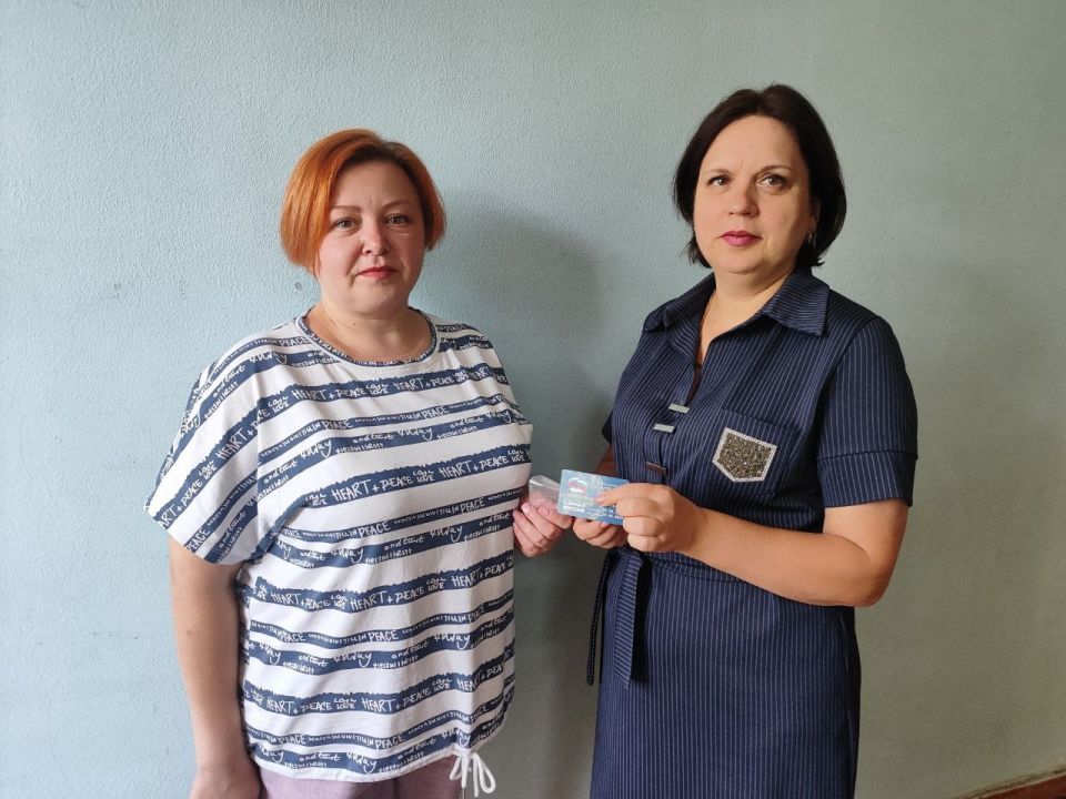 Иван Приходько: В Калининском районе Горловки продолжается вручение партийных билетов новым членам партии «Единая Россия»