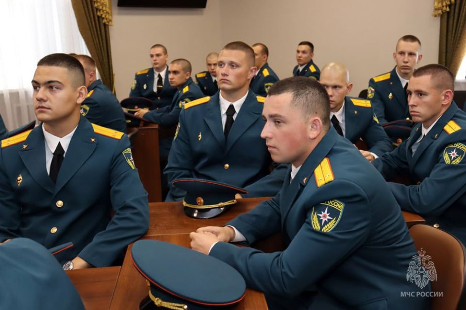 Служба с особым призванием Служба с особым призванием