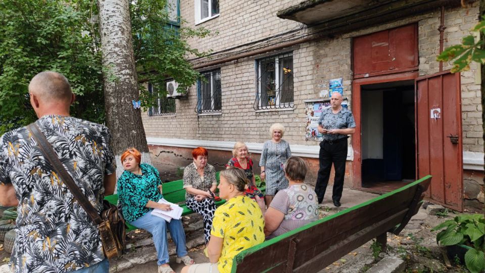 Иван Приходько: В Горловке в рамках партийной инициативы «Управдом», реализуемой партией «Единая Россия», ведется активное избрание старших по домам Иван Приходько: В Горловке в рамках партийной инициативы «Управдом», реализуемой партией «Единая Россия», ведется активное избрание старших по домам